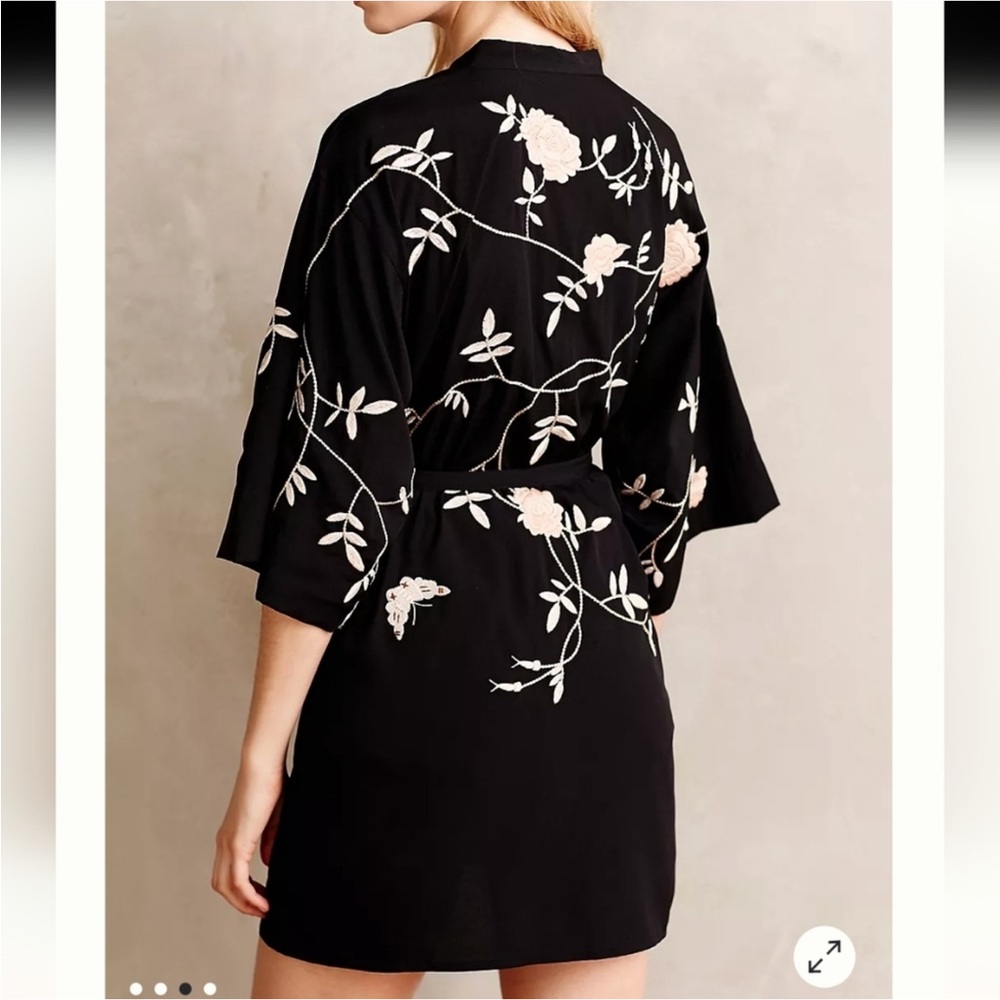Anthropologie Black Floral Embroidered Kimono Robe fleur wood m/l
